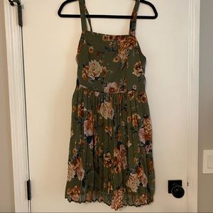 4 for 20 / Xhilaration floral green shirred back dress!